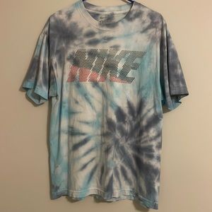 Men’s Nike tie dye shirt size L
